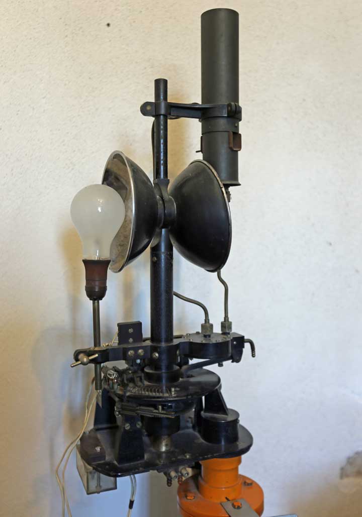 Leuchtturm Heiligenhafen Lichtquellenwechselvorrichtung des alten Leuchtturms Heiligenhafen, im Museum Travemünde